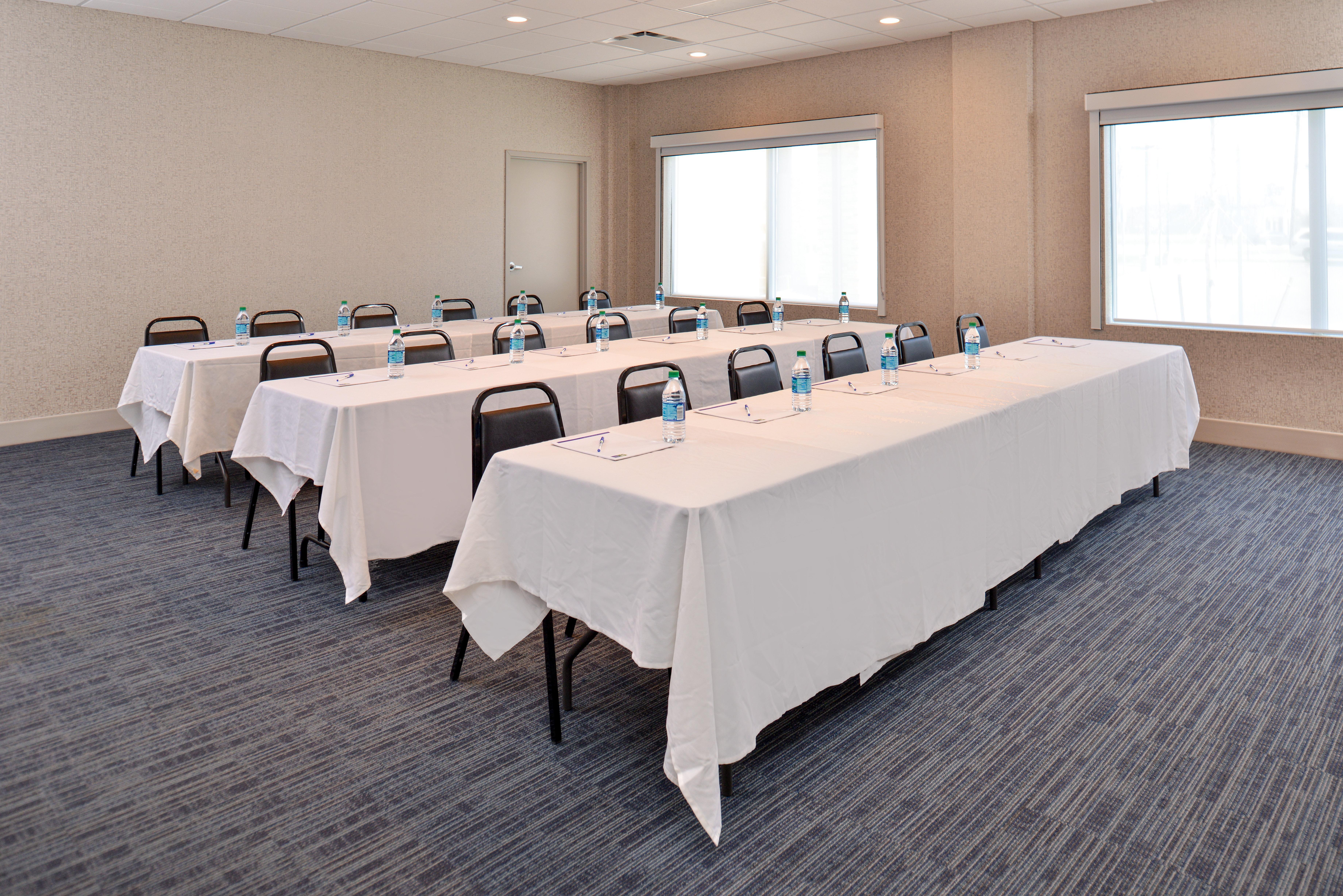 Holiday Inn Express & Suites Farmington Hills - Detroit By Ihg Εξωτερικό φωτογραφία