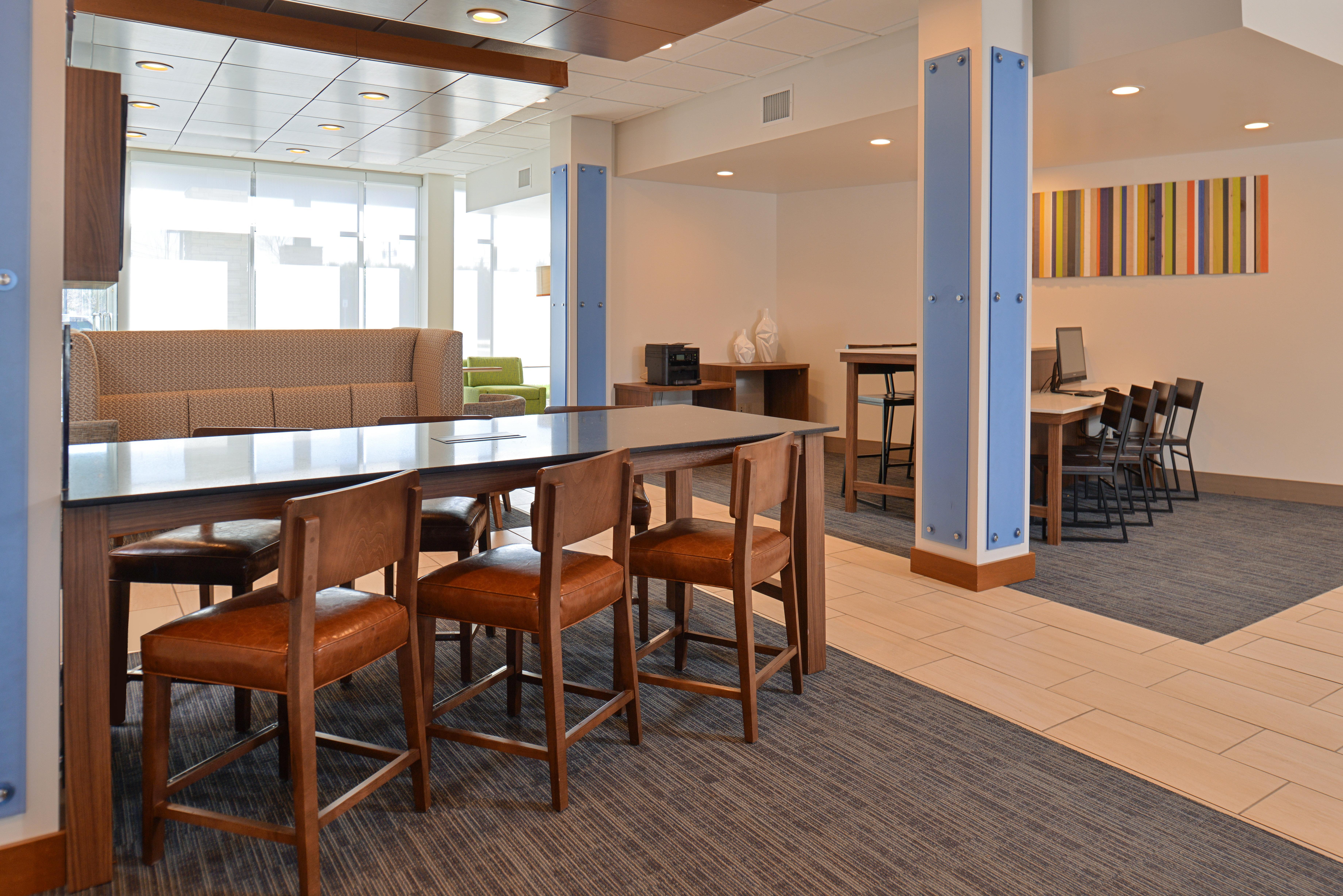 Holiday Inn Express & Suites Farmington Hills - Detroit By Ihg Εξωτερικό φωτογραφία