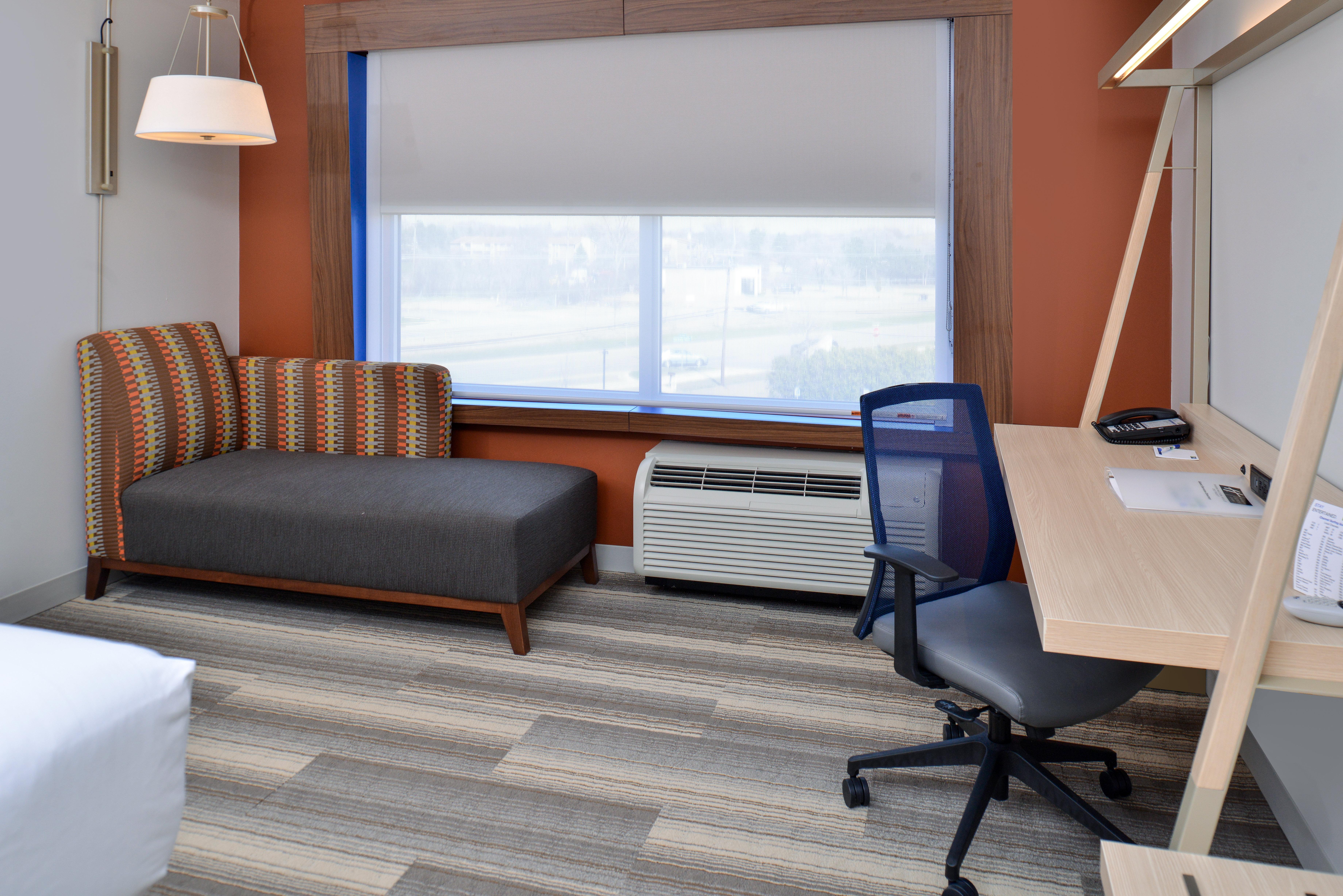 Holiday Inn Express & Suites Farmington Hills - Detroit By Ihg Εξωτερικό φωτογραφία